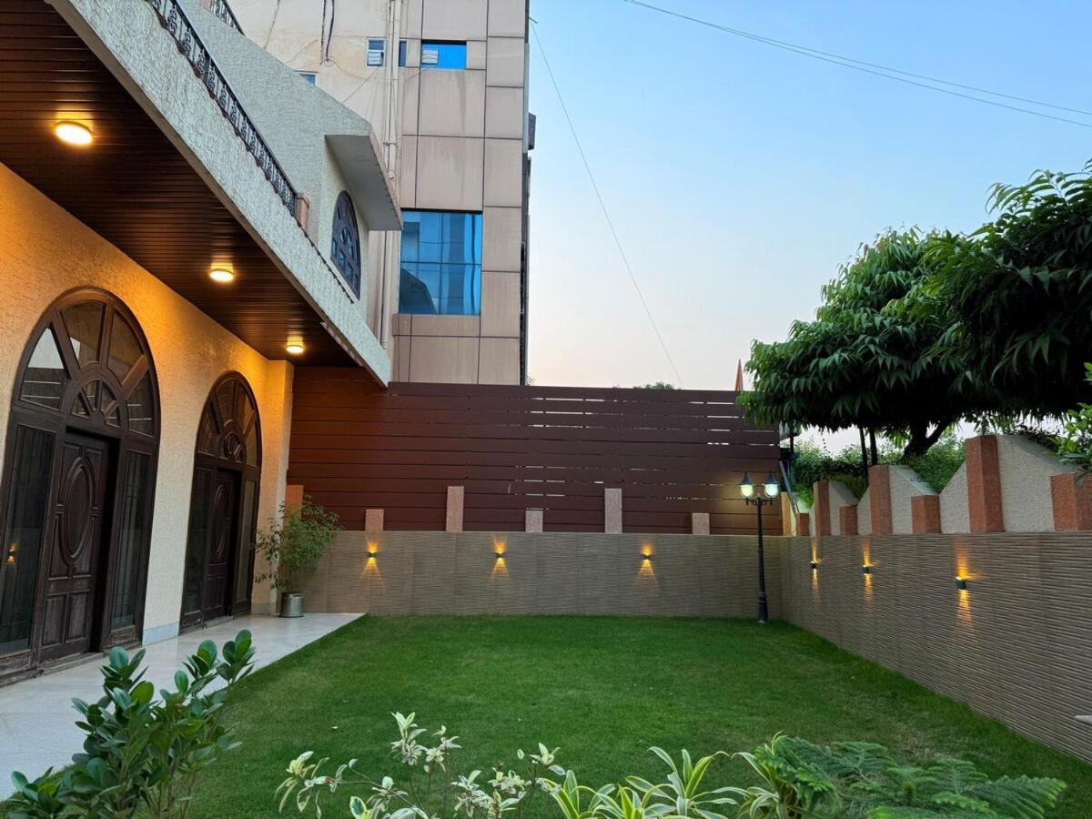 ג'איפור Palm Mansion By Palm Leisure Stays מראה חיצוני תמונה